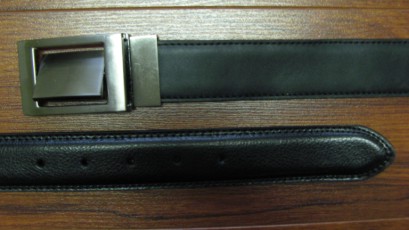 Style 1212 Feathered-edge Leather, Reversible Swivel buckle with rotating center plate